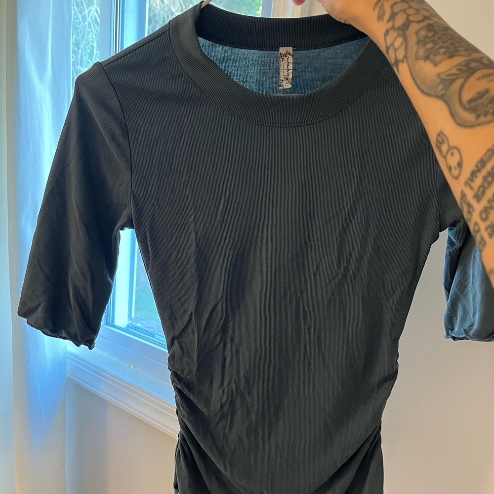 Free people blue ribbed 3/4 sleeve top